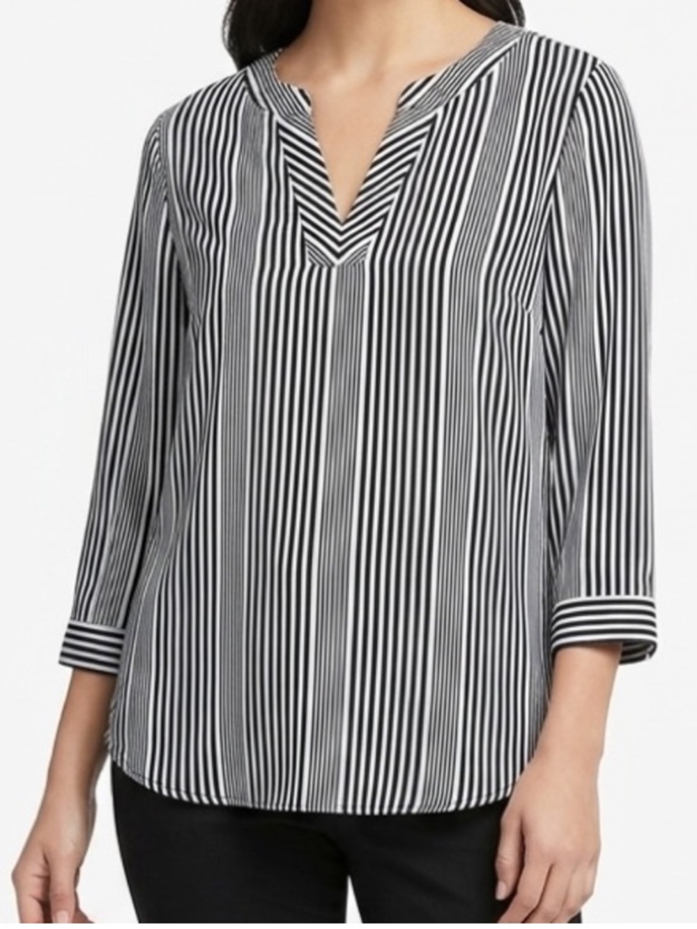 Van Heusen NWOT Black & White Striped V-Notch Blouse Long Sleeve No Stretch
